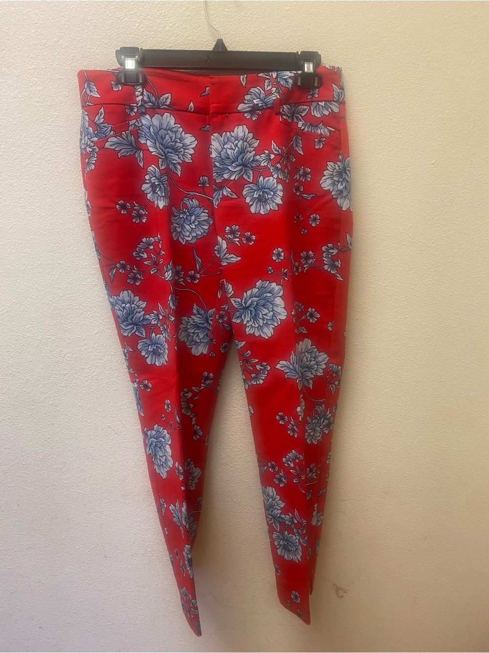 Lot of 2 Roz & Ali Red Floral Print Pants,  Blue Flowers size 6 excellent